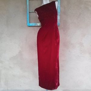 Vintage 1960s Red Velvet Evening Gown Holiday Sz S B35 W26